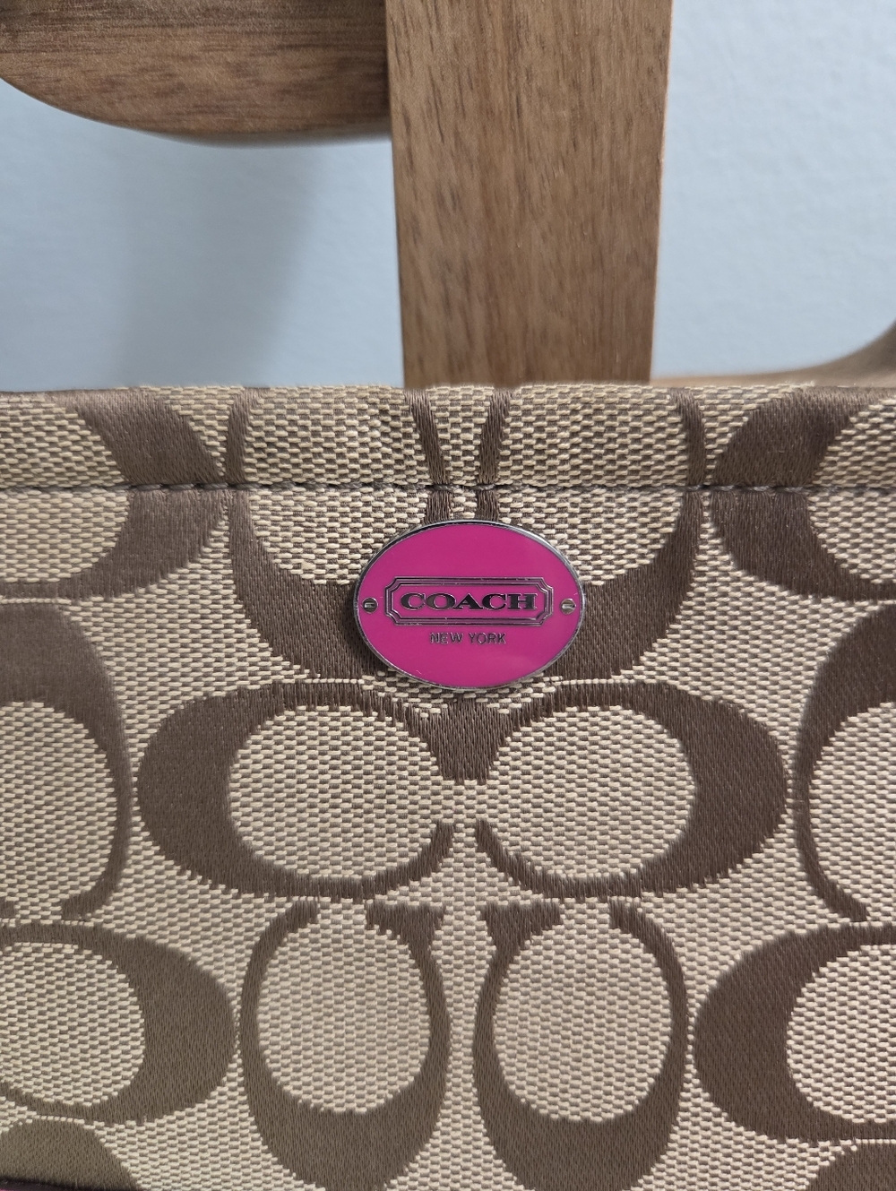 Coach Brown Signature Canvas with Hot Pink Leather Wristlet Clutch,EUC - Picture 4 of 14